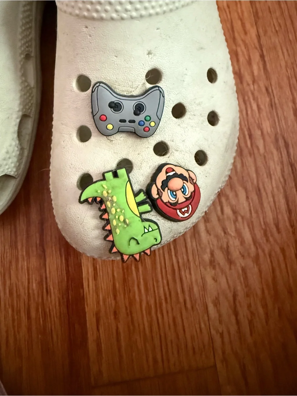 Crocs Kids Classic Clogs 12C Tan Shoes w/ Dino Mario Game Controller Jibbitz
